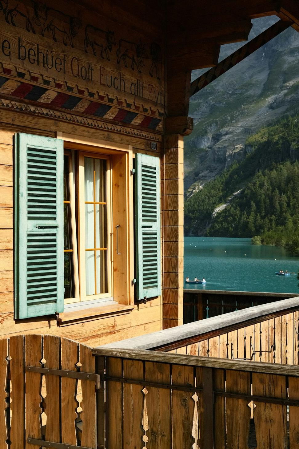 Lakeshore Vista Room